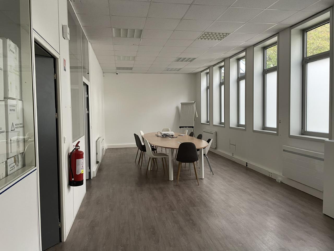 Bureau Éragny 1014m² Location bureau Éragny Val-d'Oise OLBUR2105923 4